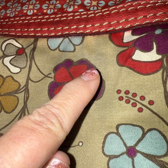 Fossil Floral Red and Cream Women's Bag. (BT 1) - Picture 4 of 13